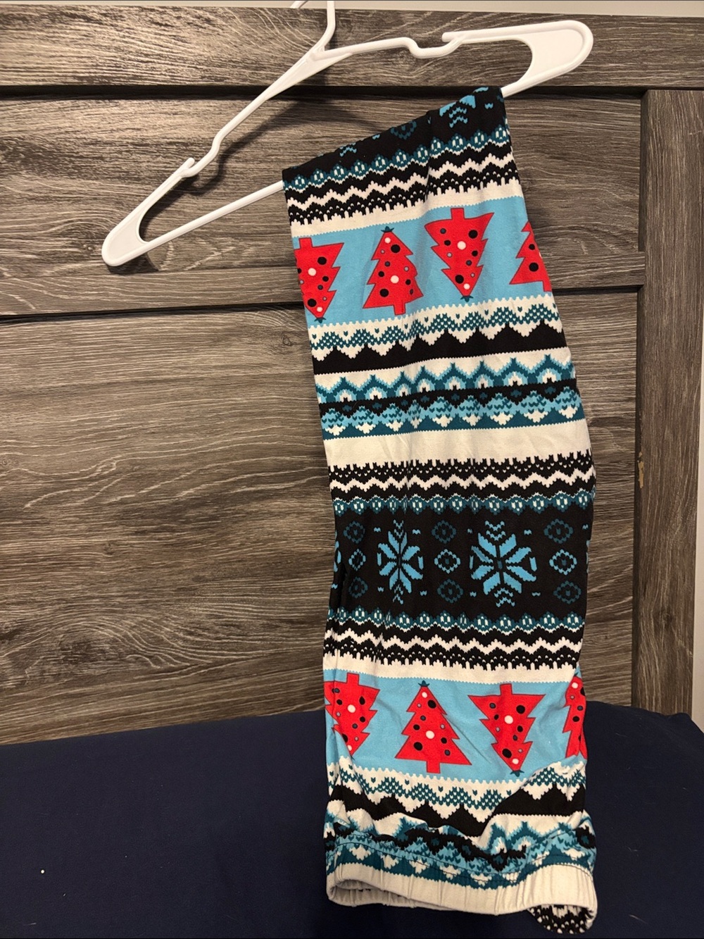 Festive Red Tree & Blue Fair Isle Knit Scarf Leggings